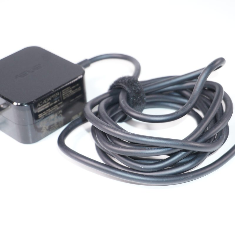 0A001-00693200 Asus 15V 45W 3.0A Ac Adapter Q325UA-BI7T21 Q325UA-BI7T18