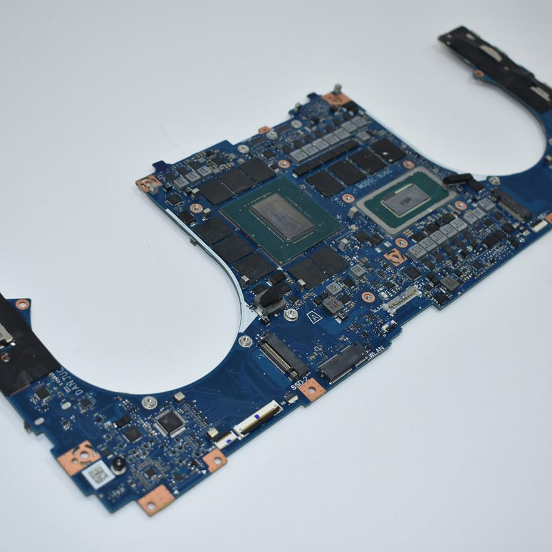 90NR0IQ0-R00010 Asus Intel Core Ultra 9 185H 32GB RTX 4090 16GB GU605MY-G16.U94090