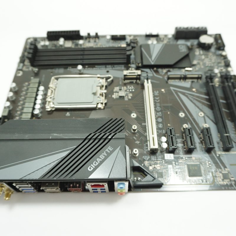 Z690UDAC GigaByte Intel LGA 1700 DDR5 ATX Motherboard No IO shield Plate