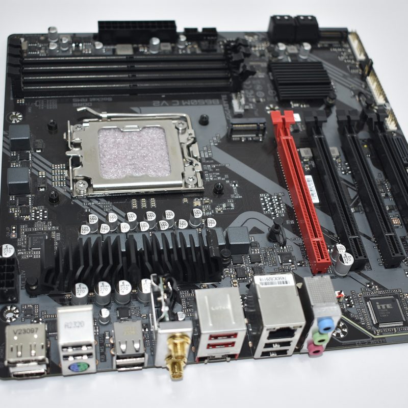 B650MCV2 GigaByte AMD Socket AM5 DDR5 Micro ATX Motherboard No IO Shield Plate