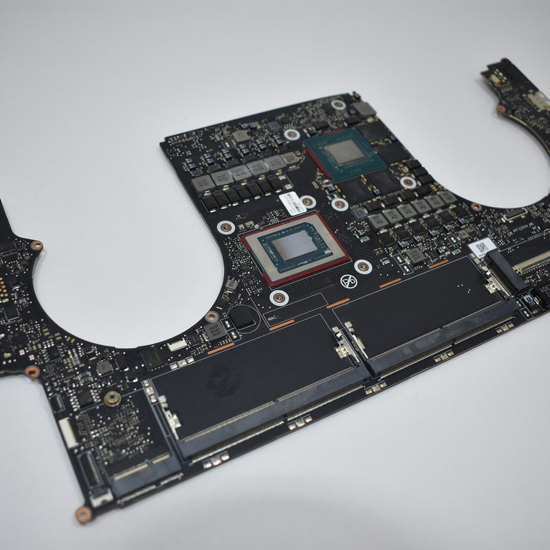 RC05-03940500-0000 Razer AMD Ryzen 9 7940HS RTX 4070 RZ09-0482XEH3-R3U1