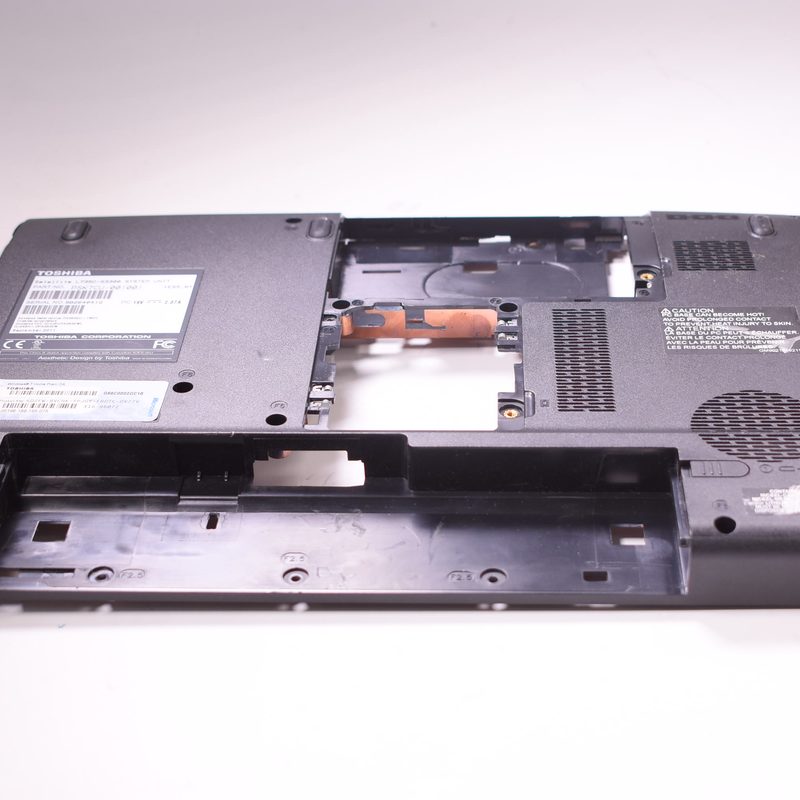 V000244430 Toshiba Bottom Base Cover L735D-S3300